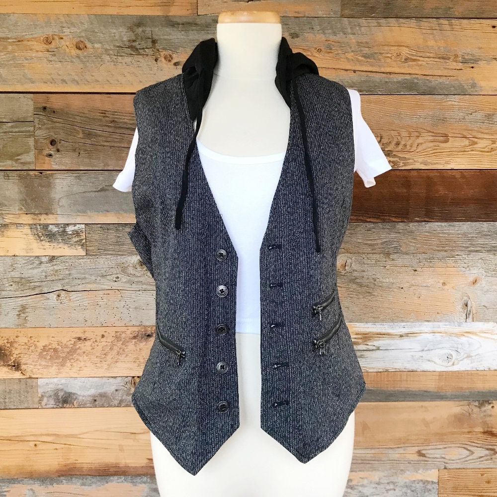 NEVER WORN Rock & Republic vest